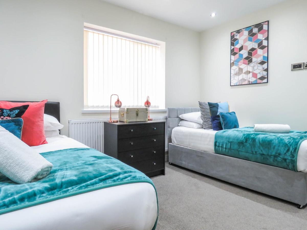 Tudors Esuites Four Bedroom House Birmingham Ngoại thất bức ảnh